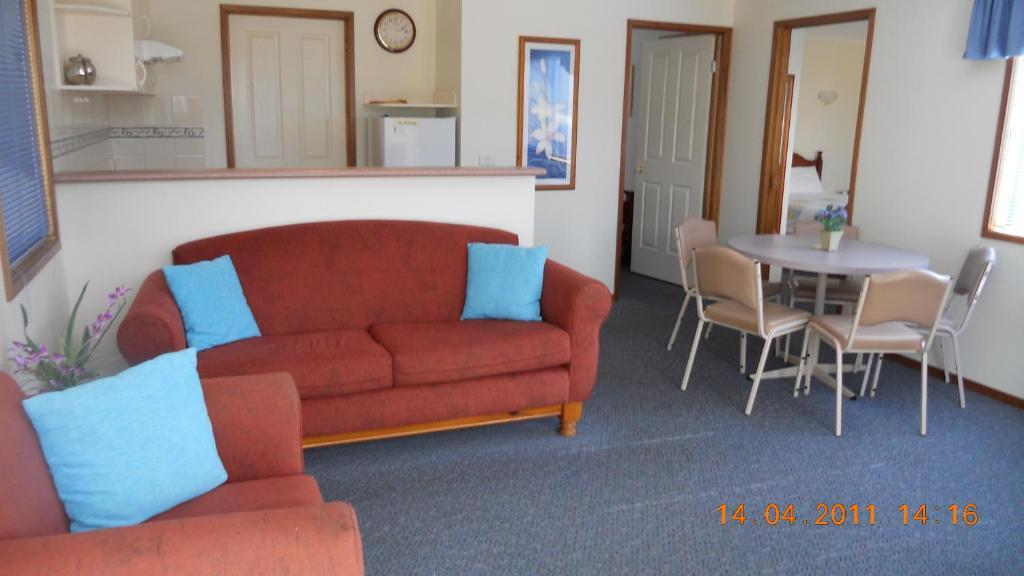 Summers Rest Units Port Campbell Room photo